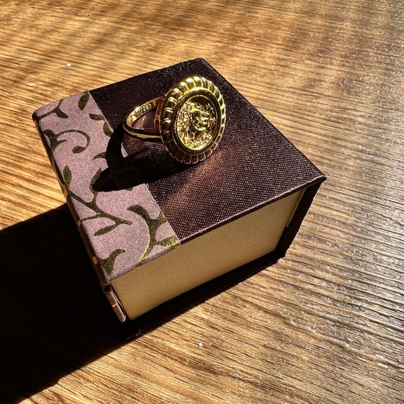 10k Yellow Gold CHINESE PANDA BEAR COIN REPLICA Beauty Vintage Gold Ring - Picture 2 of 6